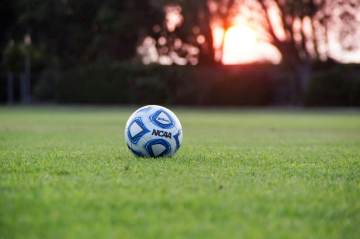 FIFA遭28亿人打脸！降价一半求央视买版权，却连中文都不给？｜易倍体育首页（配图示意）